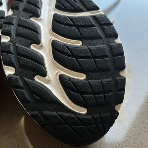 ASICS Women's Gel-Contend 8 Running Shoes in Pink and Burgundy size 8.5 😎 - Picture 12 of 16